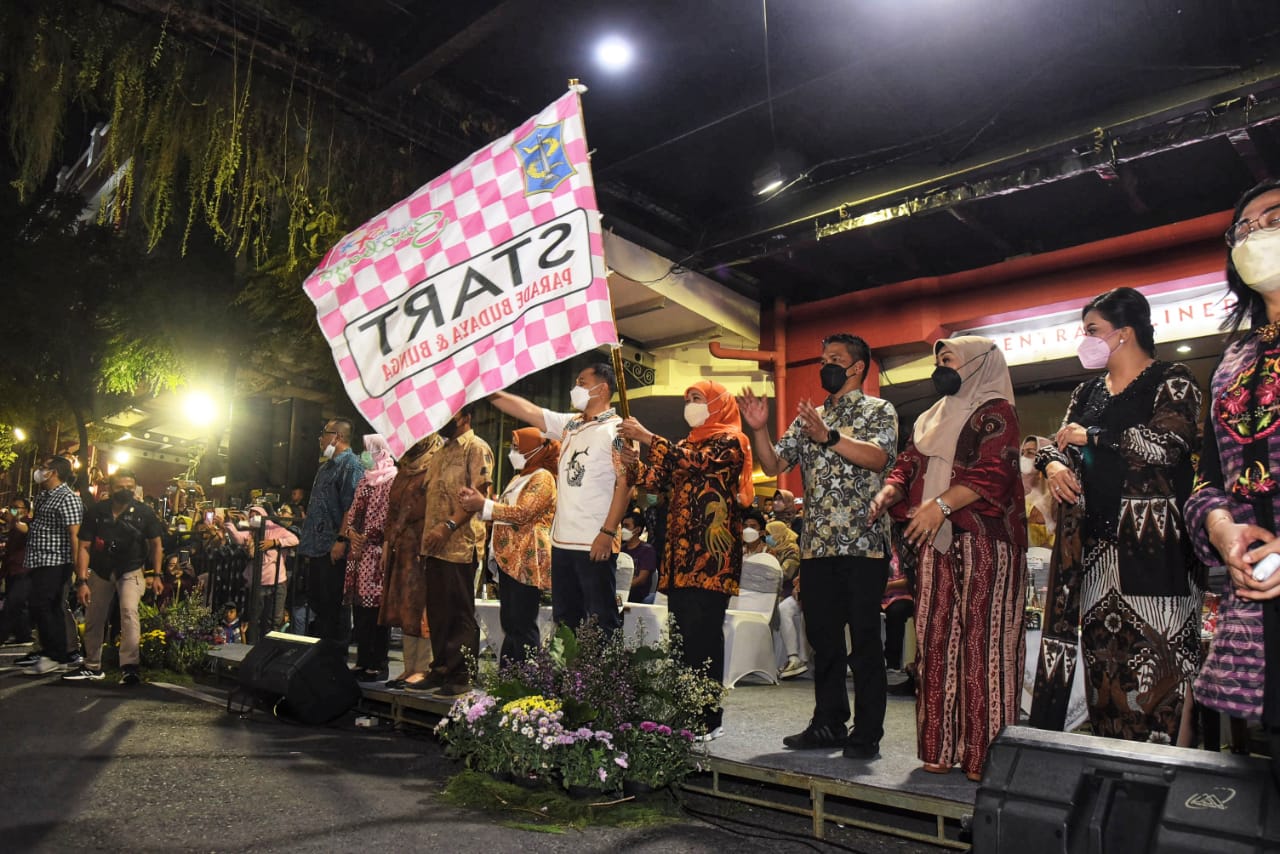 Khofifah: Parade Budaya Surabaya Vaganza Pendorong Semangat Kebangkitan Surabaya dan Jawa Timur
