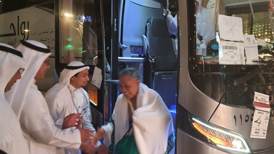 Jemaah Pertama Tiba di Makkah Disambut Sukacita dan Istimewa