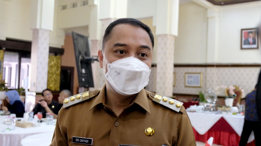 Walikota Surabaya: Camat dan Lurah Harus Sediakan Vaksin Booster di Balai RW