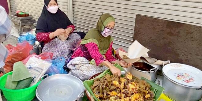 Nasi Buk Bu Tuni, Legenda Kuliner di Kota Malang Sejak 1960-an