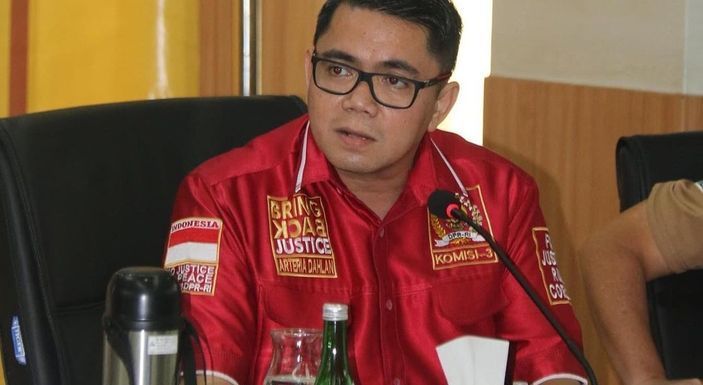 Komisi III DPR RI Desak Iwan Bule Ikuti Rekomendasi TGIPF Mundur Dari PSSI