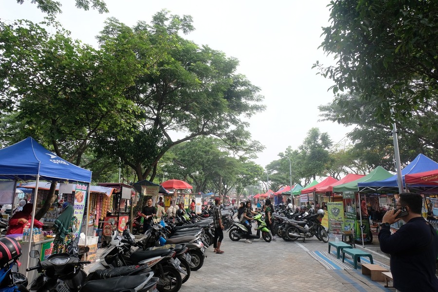 PKL di Sekitar Masjid Al Akbar Direlokasi ke Pasar Rakyat Jambangan