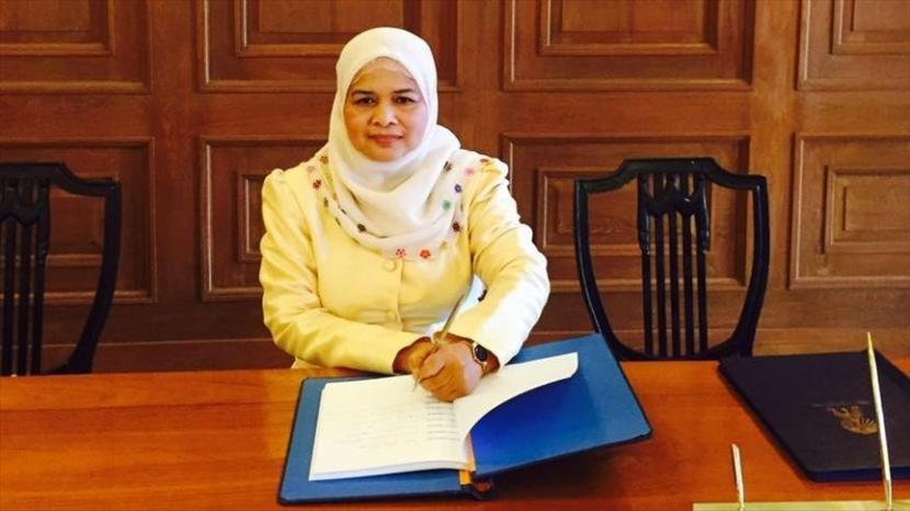 Inilah Sosok Gubernur Wanita Muslim Pertama Thailand