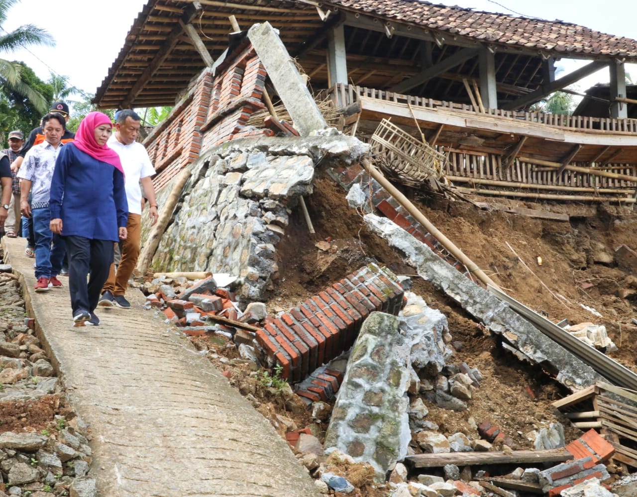 Tanah Gerak di Ponorogo, Pemprov Jatim Berikan Bantuan 43 Rumah Terdampak
