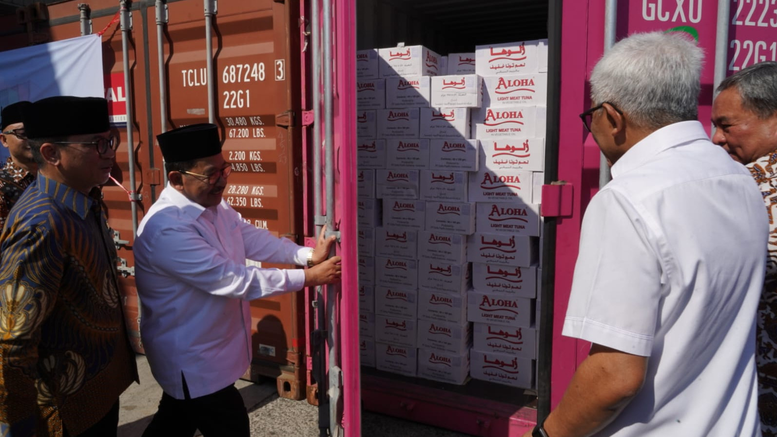 Indonesia Ekspor Perdana Produk UMKM Bumbu dan Tuna untuk Konsumsi Haji