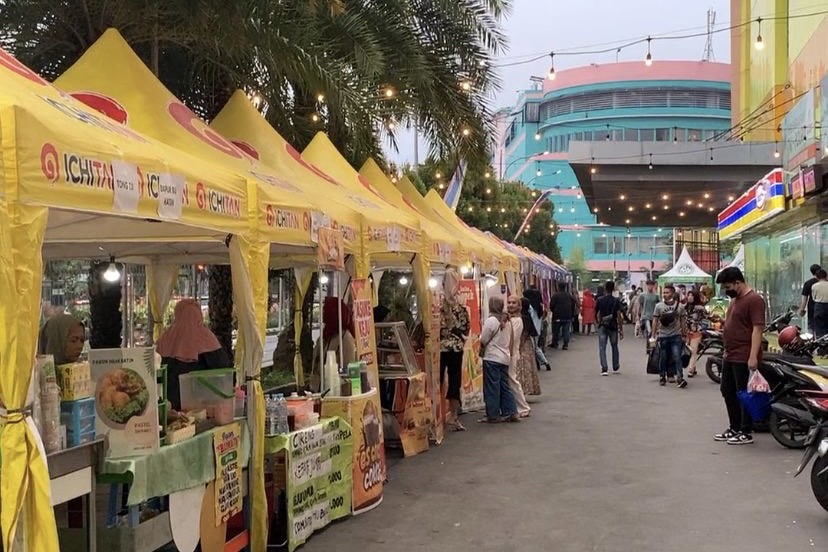 Berburu Takjil dan Kebutuhan Ramadhan di Pasar Turi Baru Surabaya