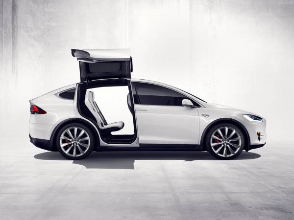 Tesla Bakal Tarik Hampir 55 Ribu Kendaraan Model X, Ini Penyebabnya