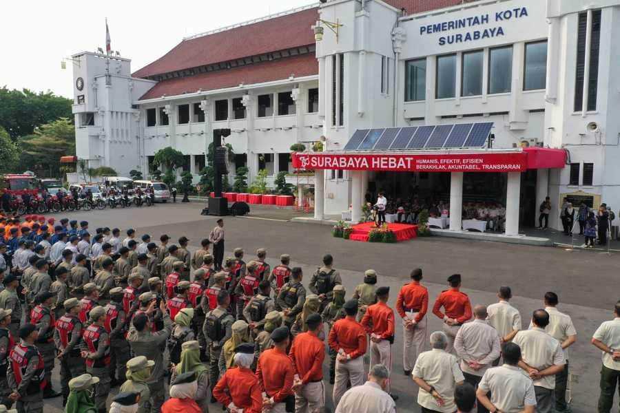 Wali Kota Eri Minta Jajarannya Ikhlas Jaga Kota Surabaya Selama Momen Lebaran