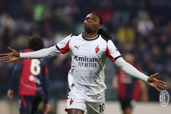 Gol Leao Bawa Milan Puncaki Klasemen