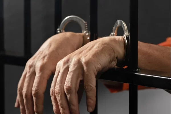 Lingkaran Setan Korupsi Kepala Daerah: Mahal Ongkos Politik, Lemah Pengawasan