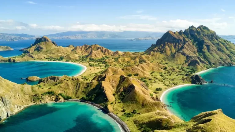 Dunia Terpukau: Taman Nasional Komodo Masuk 2 Besar Destinasi Terindah di Dunia