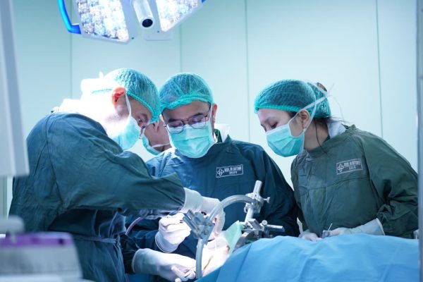 RSUD Dr. Soetomo melaksanakan tindakan Stereotactic Capsulotomy, yang merupakan prosedur psychosurgery pertama di Indonesia