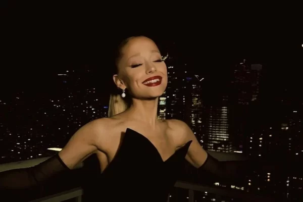 Ariana Grande Mundur dari American Horror Story 13, Tur Dunia Jadi Prioritas